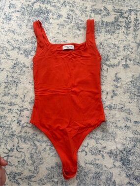 Aritzia Contour 2XS Orange Tank Top